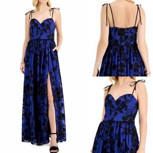 AIDAN BY AIDAN MATTOX
Embroidered Maxi
Dress size 4 Royal Black